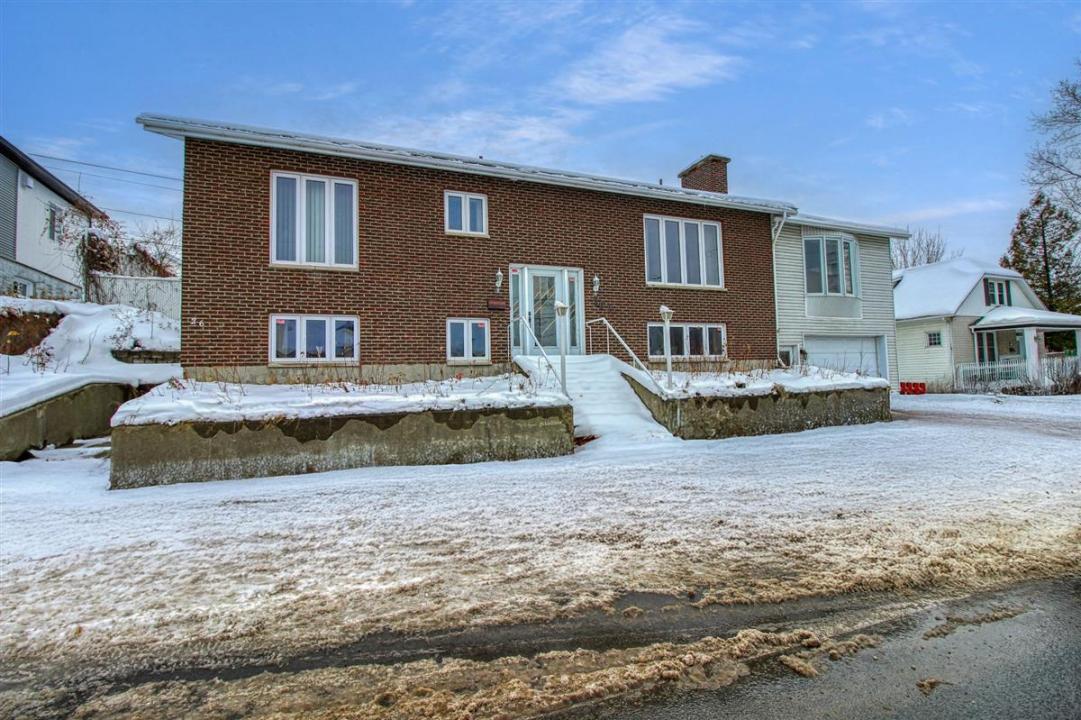 262-264 Rue Perreault E., Rouyn-Noranda, 魁北克省 J9X 3C6, 加拿大