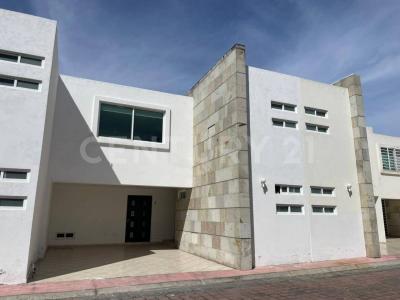 Casa en Renta - Privada a una cuadra de Camino Real y Zavaleta 14,, Puebla, Puebla 72150, Mexico