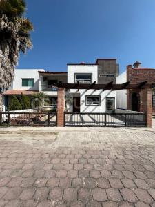 Bromelias 19,, San Juan Del Río, Querétaro 76803, Mexique