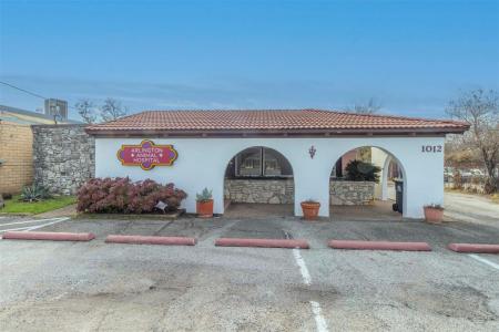 1012 W Division Street, Arlington, Texas 76012, USA