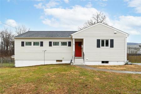 103 W Willow St, Beacon, New York 12508, USA