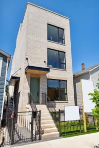 Address Withheld By Seller, Chicago, Illinois 60642, USA