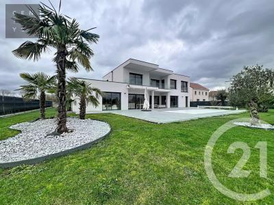 La Chapelle St Luc, Champagne-Ardenne 10600, France