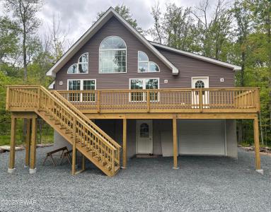 1006 Hidden Valley Court, Lake Ariel, Pennsylvania 18436, USA