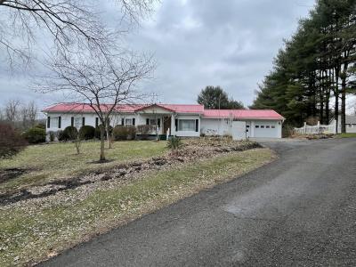 8608 Goddard Craft Lane, Cambridge, Ohio 43725, USA