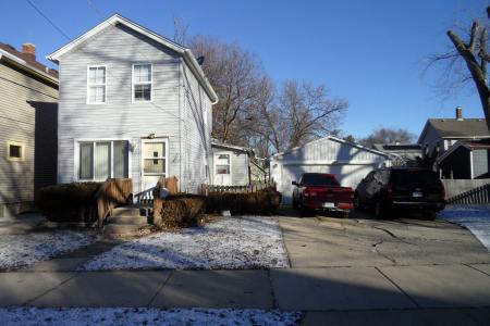 572 Fourth Avenue, Aurora, Illinois 60505, USA