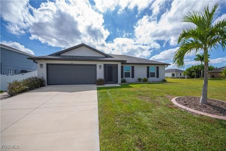 402 NW 18th Terrace, Cape Coral, Florida 33993, USA