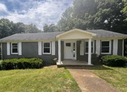 630 Lakeview Cir, Tennessee Ridge, Tennessee 37178, USA