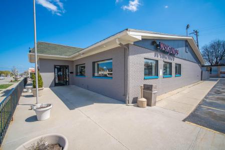 8501 W Capitol Dr Dr, Milwaukee, Wisconsin 53222, USA