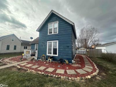 1621 Dayton Street, Ellsworth, Iowa 50075, USA
