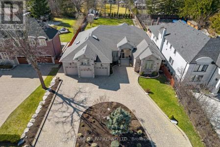 16 BOYLE DRIVE, Richmond Hill (south Richvale), Ontario L4C 6C9, Canada