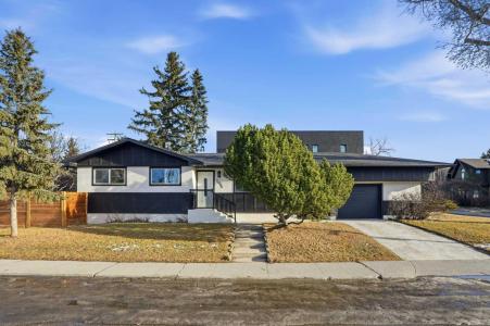 2004 18 STREET NW, Calgary, Alberta T2M 3T1, Canada