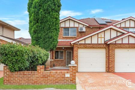 2 Rabaul Close, Bossley Park, NSW 2176, Australia