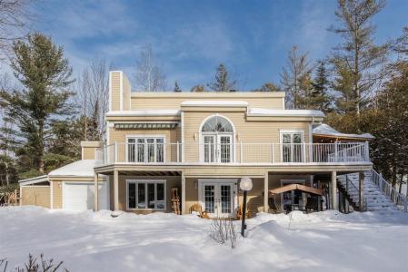 747  Ch. des Pommetiers, Magog, ケベック J1X 0M8, カナダ