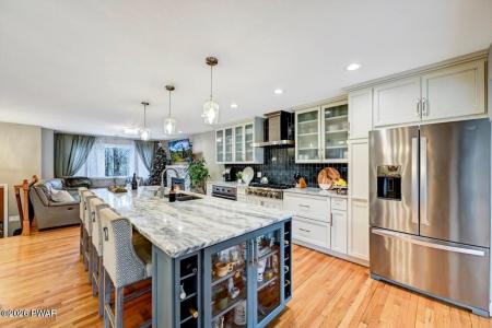 115 Pine Brook Road, Milford, Pennsylvania 18337, USA