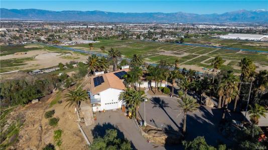 11251 Laurel, Bloomington, California 92316, USA