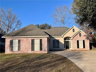 916 ARMAND Street, Mandeville, Louisiana 70448, USA