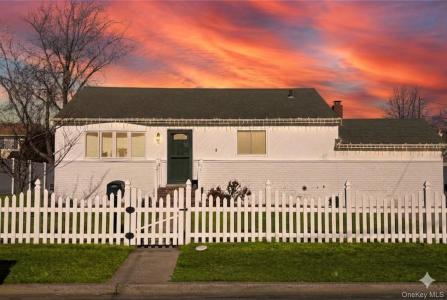 6 E Kissimee Road, Lindenhurst, New York 11757, HOA KỲ