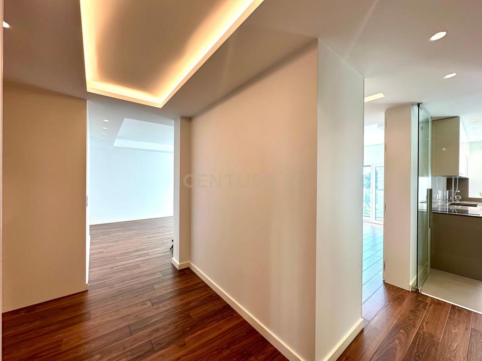 Almada, Setubal 2820-491, Portugal