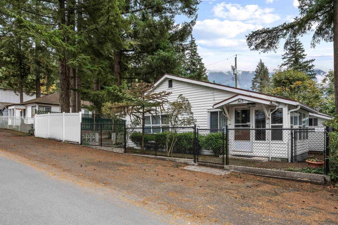 363 PINE STREET, Cultus Lake, 브리티시 컬럼비아주 V2R 4Y9, 캐나다