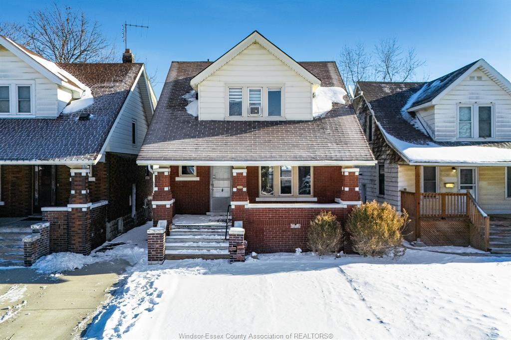 366 RANKIN, Windsor, Ontario N9B 2R7, Canada