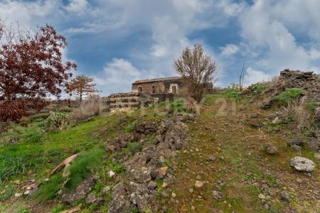 Via Santa Maria di Licodia, Belpasso, Sicilia 95032, Italy