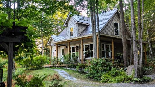 62  Ch. Nicole, Orford, Quebec J1X 6M1, Canada