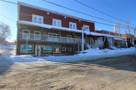 2428-2428B  Rue Commerciale S., Témiscouata-sur-le-Lac, كيبيك G0L 1E0, كندا 