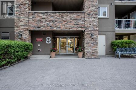 8 DAYSPRING CIRCLE, Brampton (goreway Drive Corridor), Ontario L6P 2Z7, Canada