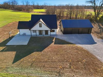 6595 E LOW CROSSINGS RD, HALLSVILLE, Missouri 65255, USA