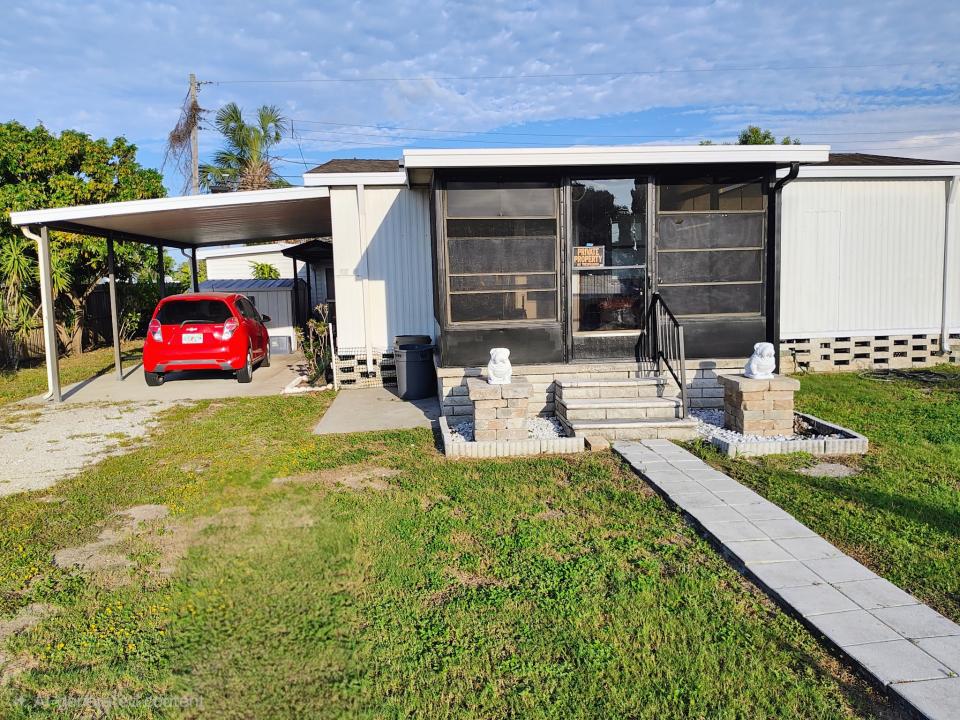 1948 Lullaby Dr, Holiday, Florida 34691