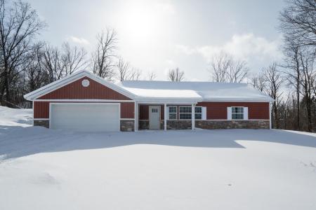 2824 E B Avenue, Plainwell, Michigan 49080, USA