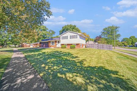 8843 Nottingham Drive, Ypsilanti, Michigan 48198, USA