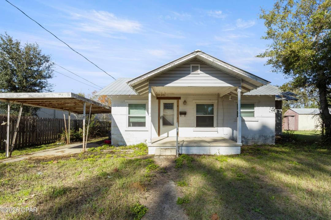 209 E North Avenue, Bonifay, 佛罗里达州 32425, 美国