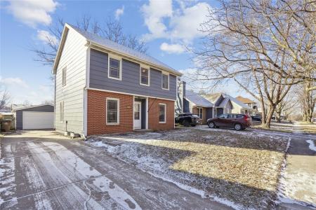 5016 Westwood Drive, West Des Moines, Iowa 50265, USA