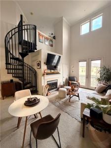 903 Providence Place , 422, Providence, Rhode Island 02903