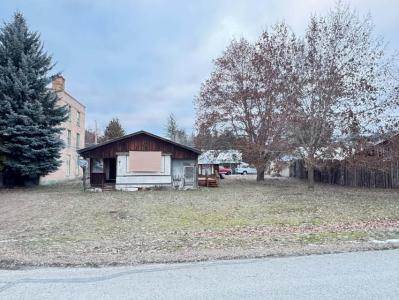 107 E. 4th Ave, Metaline Falls, Washington 99153, États-Unis