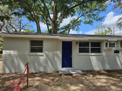 5322 Pine Street , A, Seffner, Florida 33584, USA