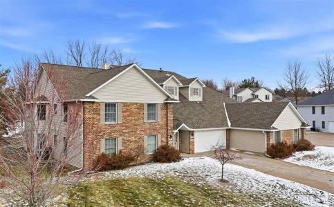 2382 Willowbrooke Ln., Iowacity, Iowa 52246, USA