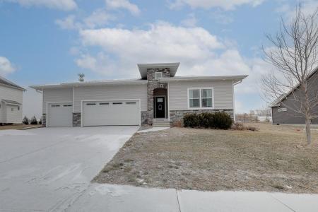 1818 Lakeview Drive, Pella, Iowa 50219, USA