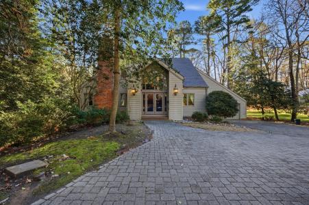 29 Indigo Dam Road, Newport News, Virginia 23606-2001, USA