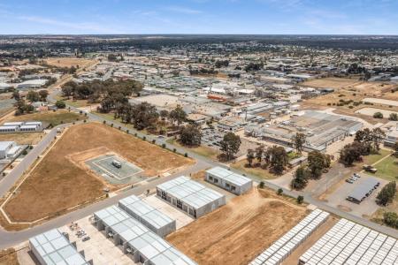 1-9/23 Denmark Road, Echuca, VIC 3564, Austrália