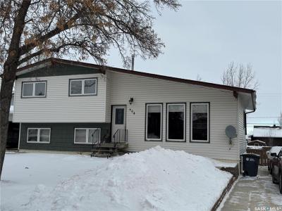604 5TH AVENUE W, Assiniboia, ססקצ'ואן S0H 0B0, קנדה 