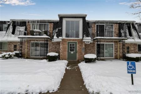 90 Foxberry Drive , A, Amherst, NY 14068, USA