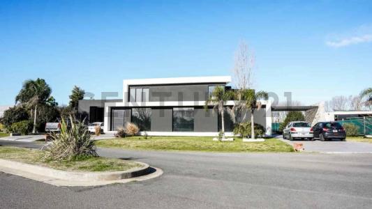 100 , General Rodríguez, GBA Oeste B1748, Argentinien