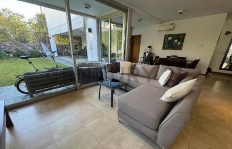 cerro las damas m53 c27, Ciudad De Mendoza, Mendoza 00001, Argentine