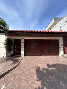 Av. Paragua Calle 6  entre 2do y 3er anillo 2210, Este, Santa Cruz 00001, Bolivia