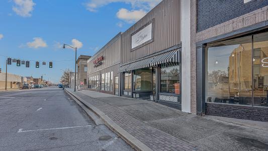 121 S/S Square, Kennett, Missouri 63857, USA