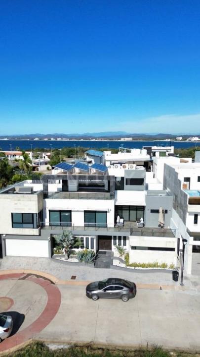 Caracol, Playas Brujas Beach and Recidences 3619-3621,, Mazatlán, Sinaloa 82112, Mexico