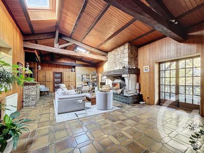 Orcines, Auvergne 63870, France